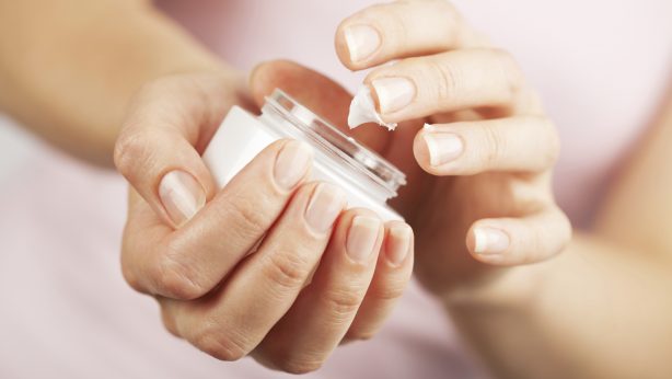 How to take care of sensitive skin? Identification, cosmetics, irritating agents