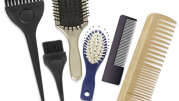 Let’s bath our brushes and combs! How to do it and which cosmetics to use?